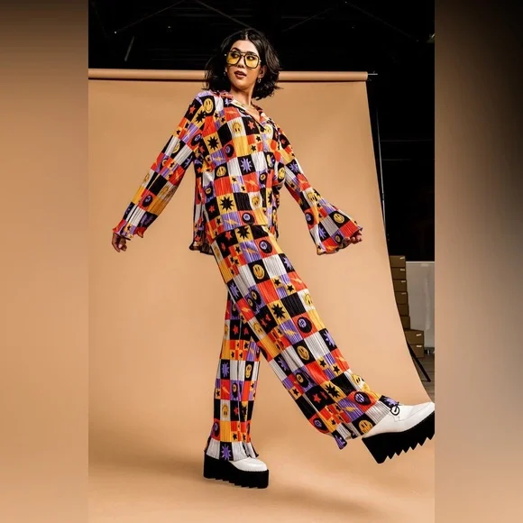 Dressed in LALA ORIGINAL Long Sleeve Plisse Set in Not Made To Be Subtle. NWT - Picture 7 of 9